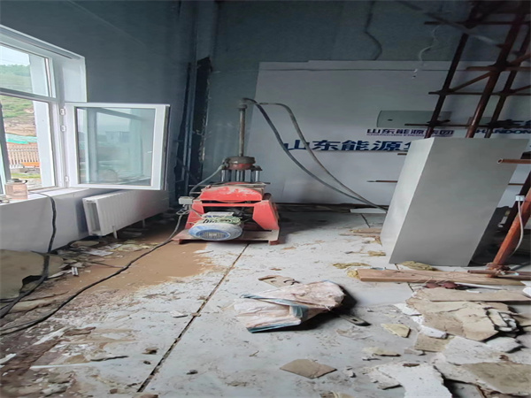 前海街道地基基础下沉墙体裂缝加固注浆顶升施工