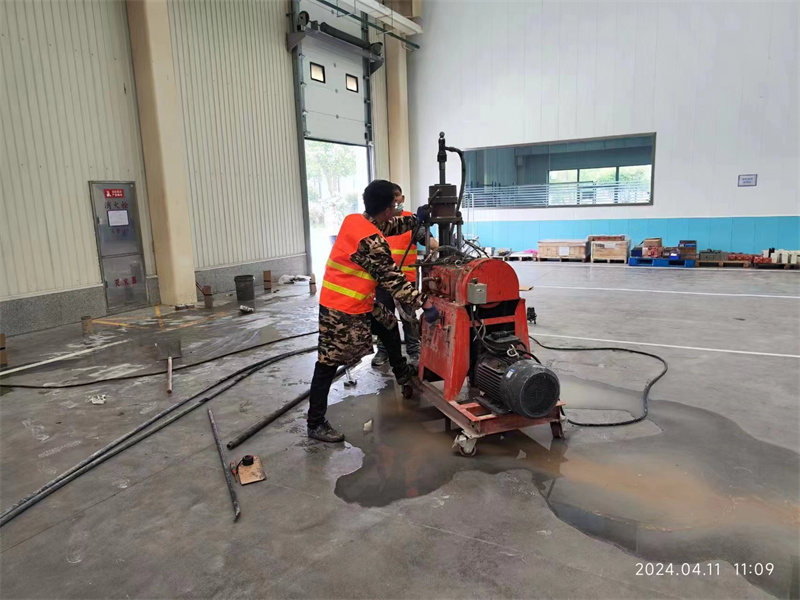 前海街道厂房地面下沉塌陷注浆加固施工